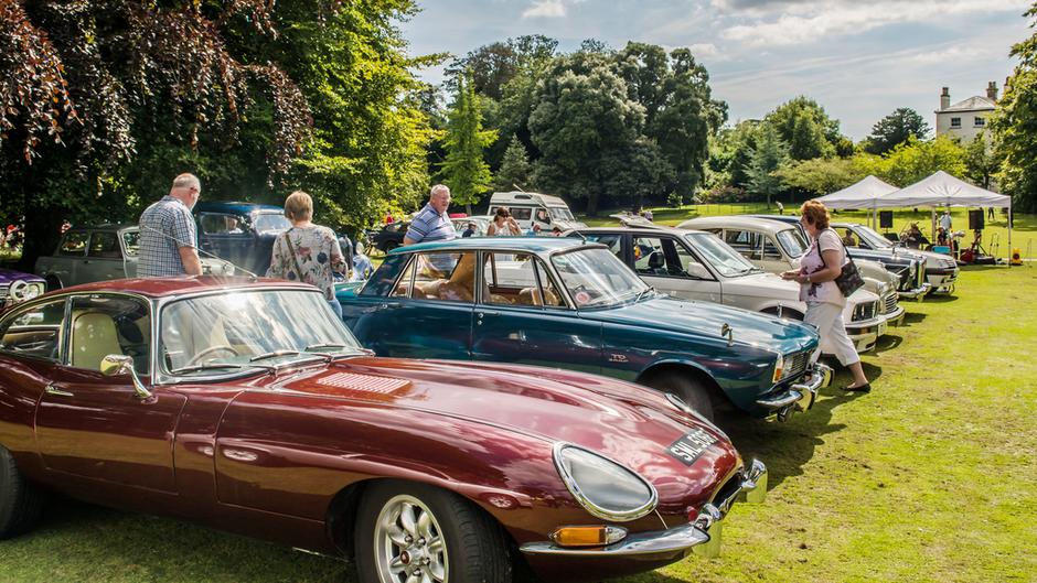Sewerby Hall Thoroughbred Car Rally Photo
