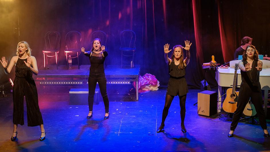 Beverley Does Broadway 2018 At East Riding Theatre Photo Credit Nigel Dalton