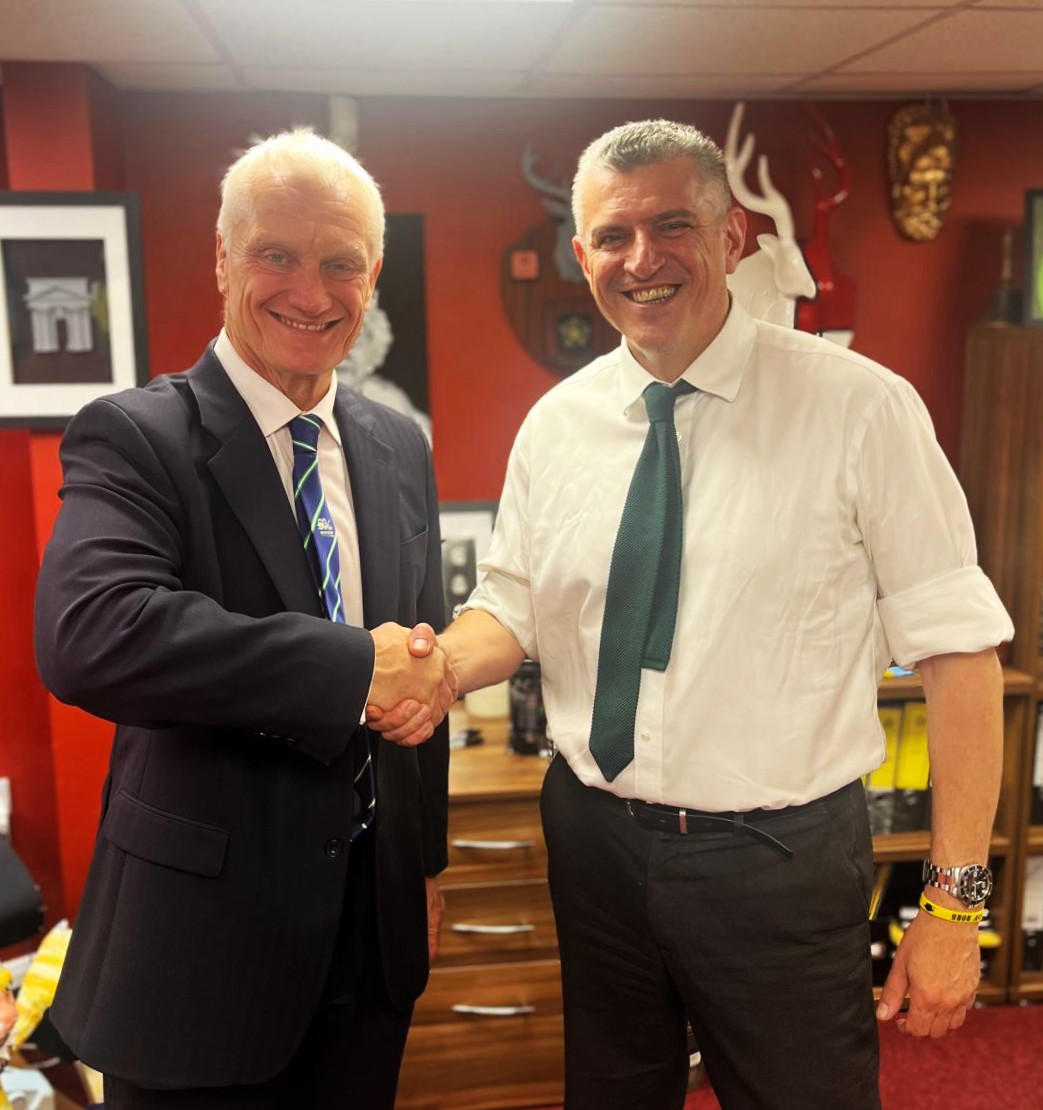 Graham Presents Prizes To Swinemoor Primary Pupils