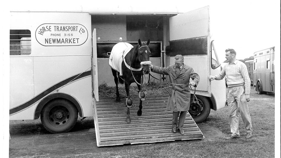 beverley races sixties horse unloading