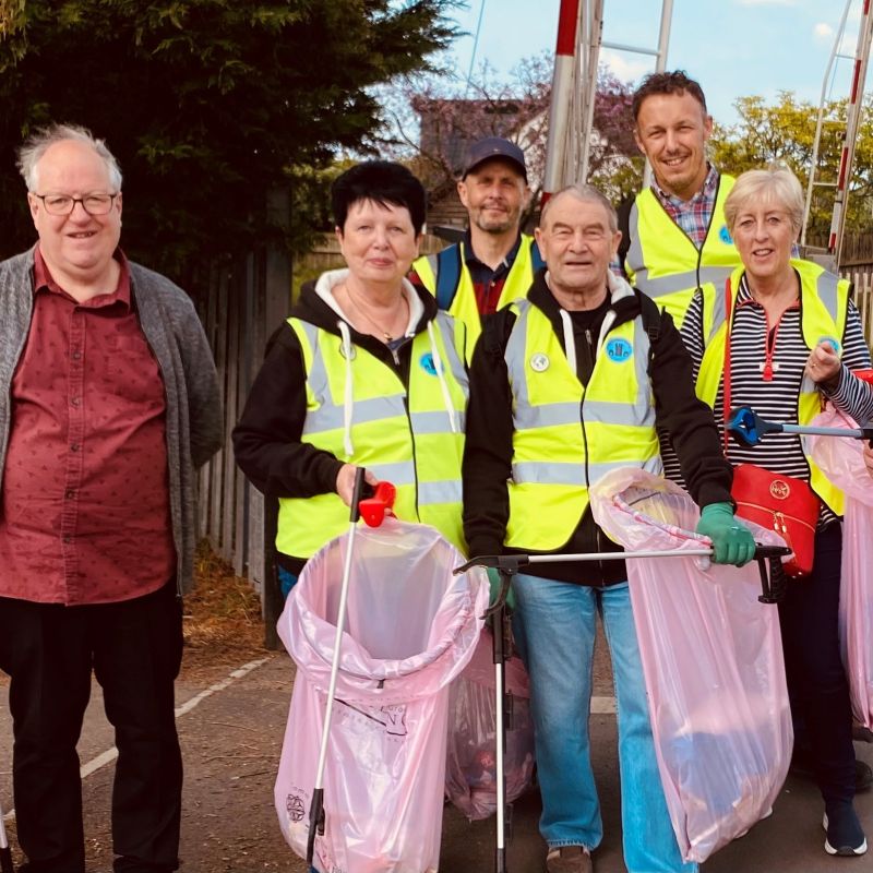 Graham-Stuart-MP-Litter-Picking-with-the-Beverley-Wombles-1b.jpg