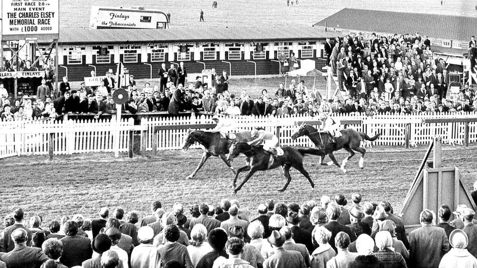beverley races sixties finishing line