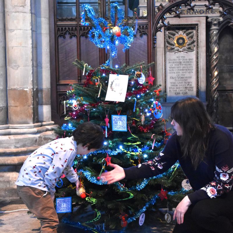 Lenny Decorated A Christmas Tree Can You Find It At The Beverley Minster
