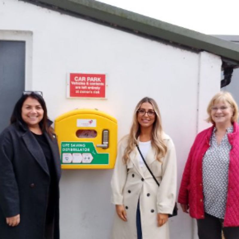 Lates Defibrillator Installed In Woodmansey Parish Council