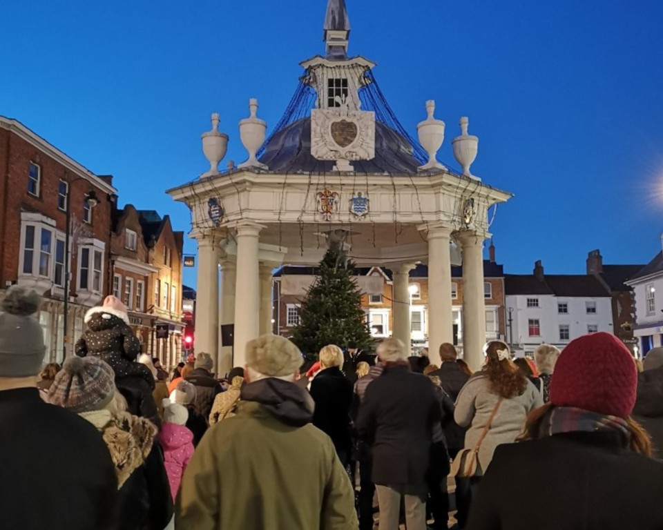 beverley christmas lights switch on mob 6 medium